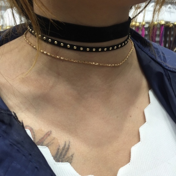 Gold Black Velvet Choker Necklace - Picture 2 of 2